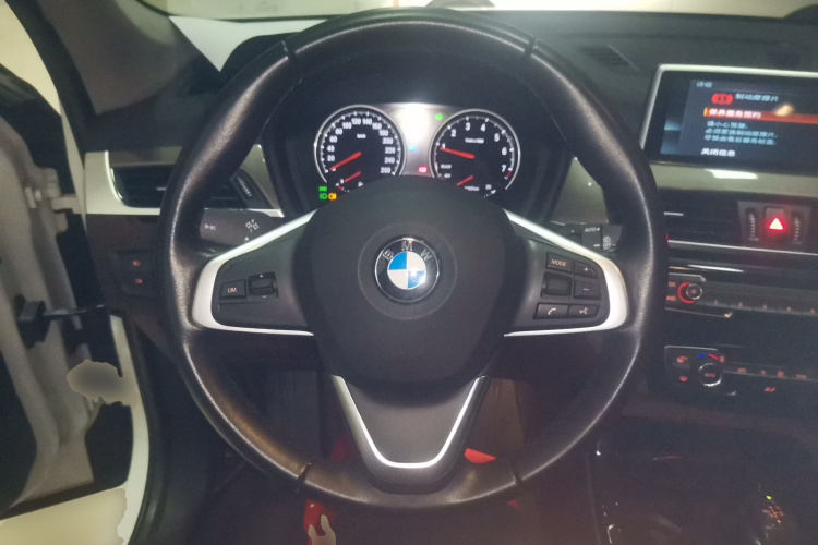 宝马X1 2019款 sDrive18Li 尊享型中控内饰13