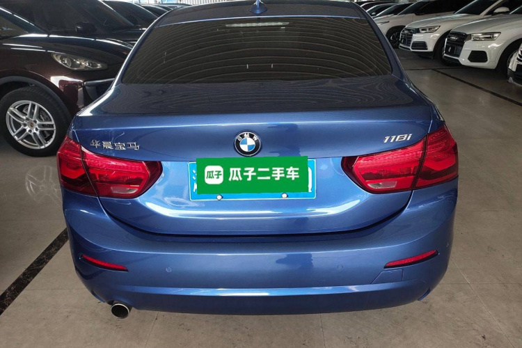 宝马1系 2019款 118i 时尚型车身外观6
