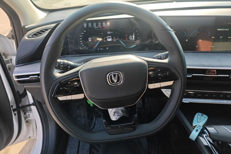 长安 逸动 2024款 PLUS 蓝鲸NE 1.4T GDI DCT高能版中控内饰13