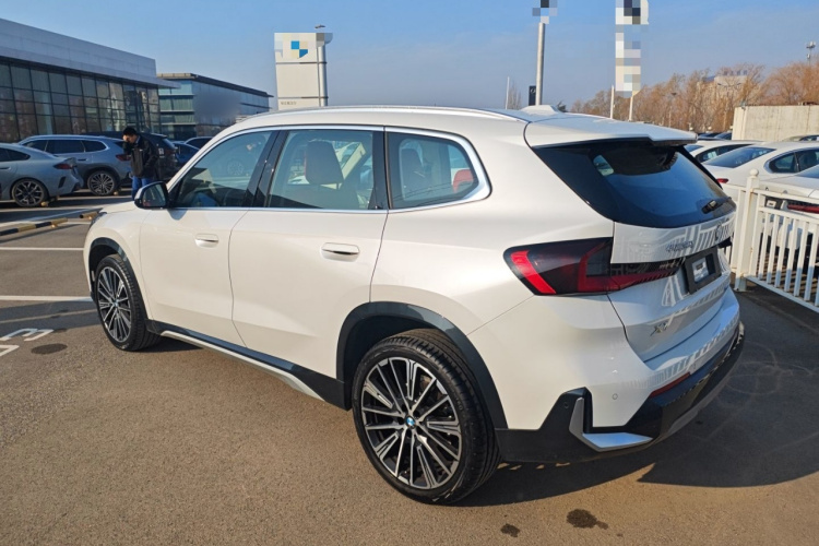 宝马X1 2023款 xDrive25Li X设计套装车身外观4