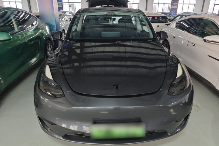 特斯拉 Model Y 2022款 后轮驱动版车身外观2