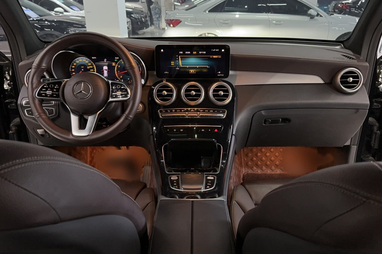 奔驰GLC 2021款 GLC 260 L 4MATIC 动感型中控内饰7005