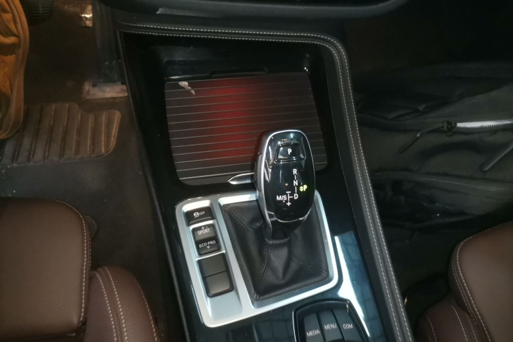 宝马1系 2020款 120i M运动套装局部细节18