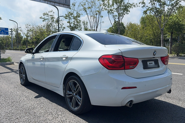 宝马1系 2020款 120i 时尚型车身外观6007