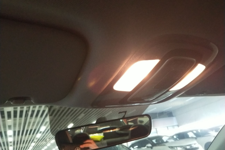 现代 伊兰特 2023款 1.5L CVT GLX精英版中控内饰22