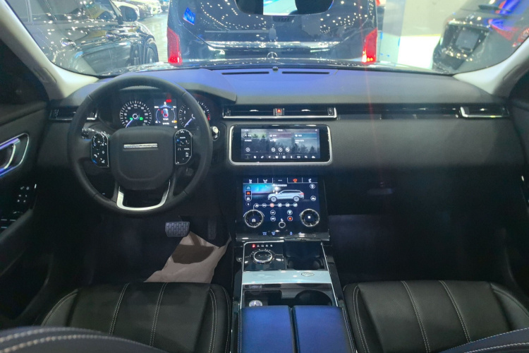 路虎 揽胜星脉 2018款 P380 S中控内饰7002