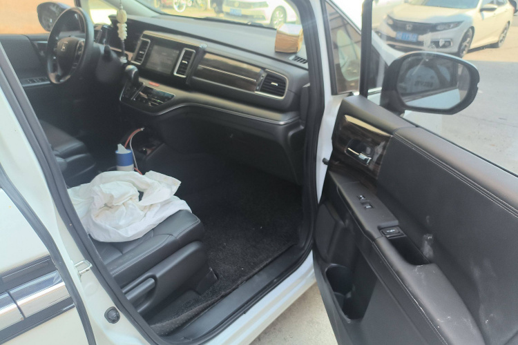 本田 艾力绅 2016款 2.4L 豪华版局部细节9005