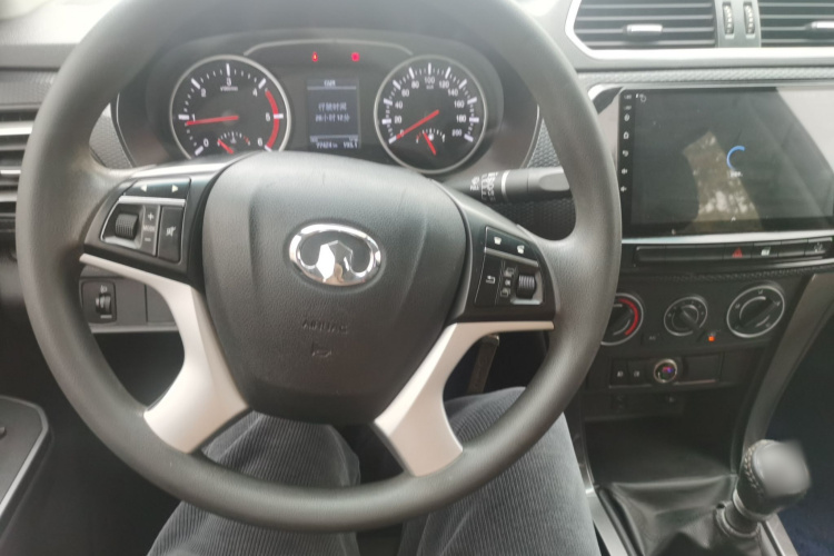 长城 风骏5 2021款 2.0T柴油两驱精英型大双排国VI GW4D20M中控内饰12