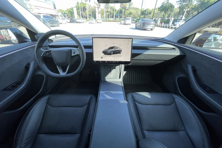 特斯拉 Model 3 2023款 长续航全轮驱动版中控内饰7005