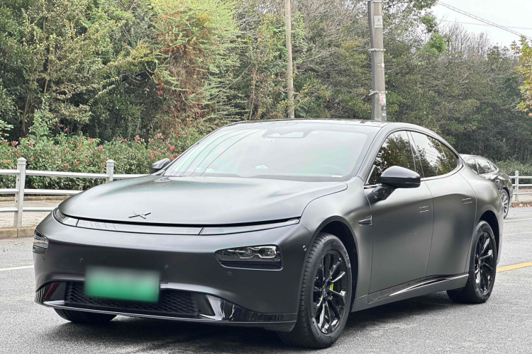 小鹏P7 2022款 625E车身外观1