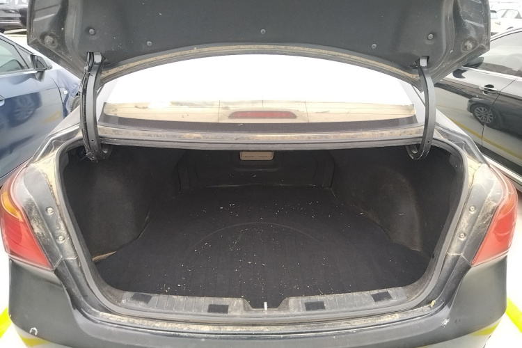 现代 名图 2014款 1.8L 自动智能型GLS机舱底盘23