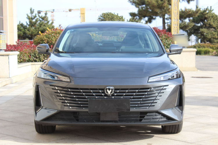 长安 逸动 2025款 蓝鲸 1.5T 500Bar旗舰型车身外观6001