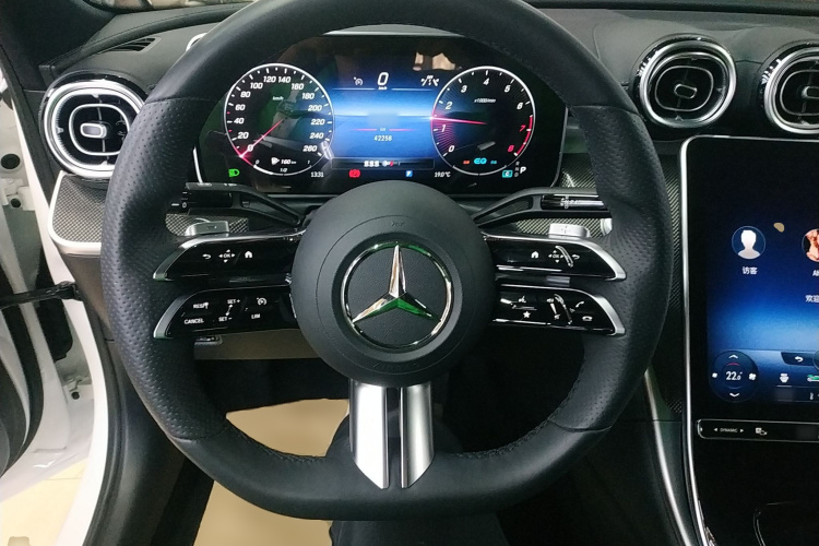 奔驰C级 2022款 改款 C 260 L 运动版中控内饰13