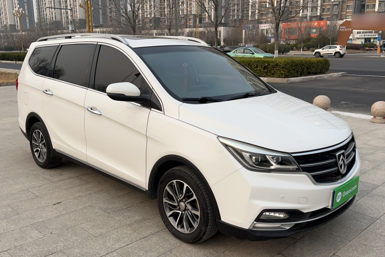 宝骏730 2017款 1.8L iAMT豪华型 7座车身外观6004