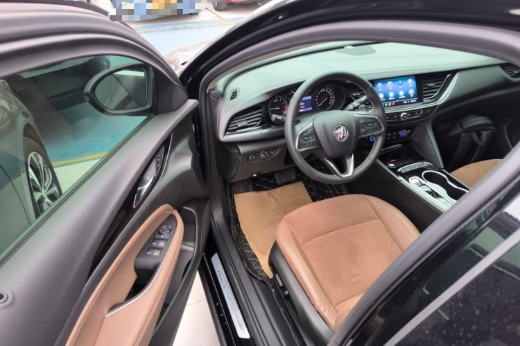 别克 君威 2023款 552T 智享型中控内饰20