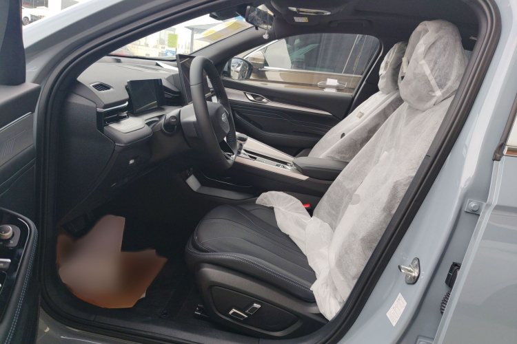 吉利汽车 星瑞 2025款 东方曜 1.5TD 扶摇版中控内饰7003