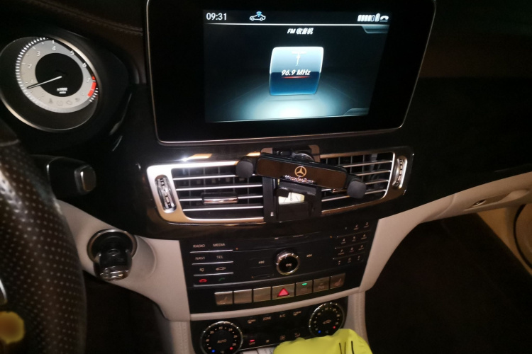 奔驰CLS 2017款 CLS 260逸彩版局部细节16