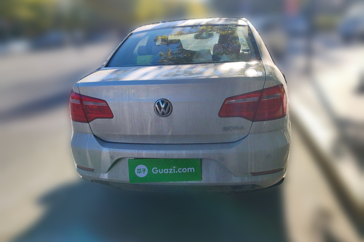 大众 宝来 2013款 1.6L 自动时尚型车身外观6