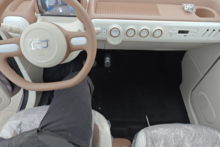 奔腾小马 2026款 222km 萌趣马 Plus中控内饰12