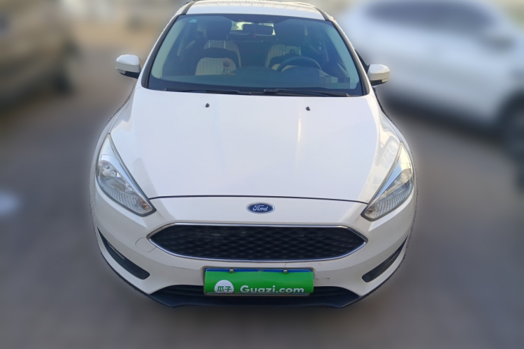 福特 福克斯 2015款 两厢 1.6L 自动舒适型车身外观2