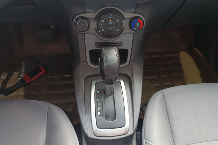 福特 嘉年华 2013款 两厢 1.5L 自动时尚型局部细节18