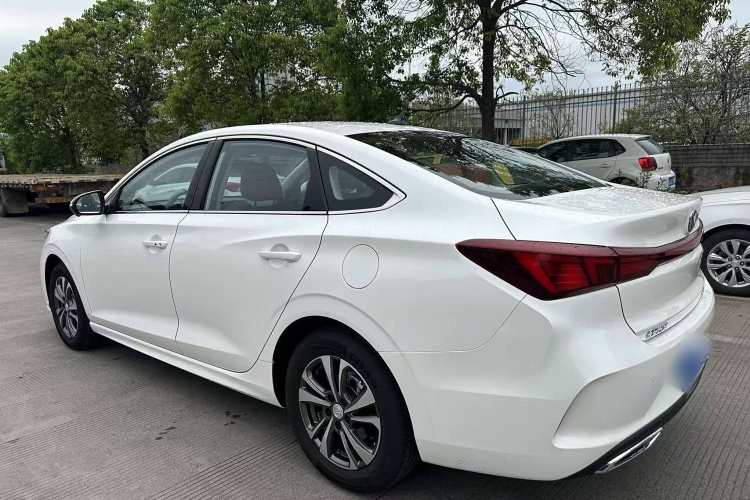 长安 逸动 2024款 PLUS 蓝鲸NE 1.4T GDI DCT高能版车身外观6003