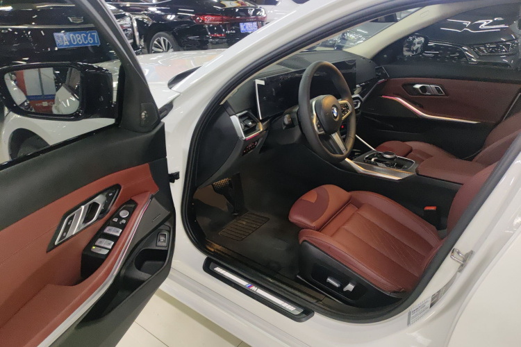 宝马3系 2023款 325Li M运动曜夜套装中控内饰20