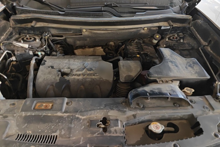 三菱 欧蓝德 2017款 2.0L 两驱荣耀版 5座局部细节24