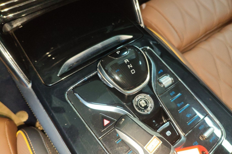 比亚迪 唐新能源 2021款 DM 2.0T 四驱高性能版创世旗舰型局部细节18