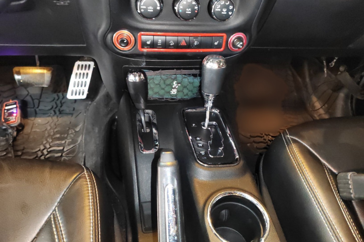 Jeep 牧马人 2015款 3.6L Rubicon 四门舒享版局部细节18