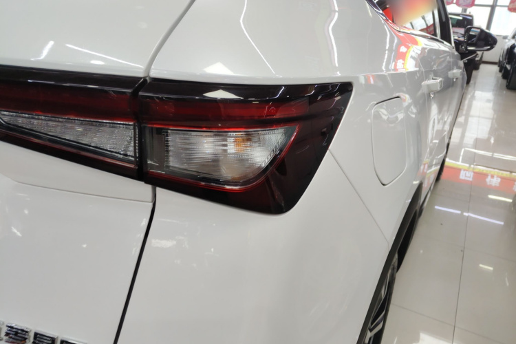 五菱汽车 五菱星辰 2021款 1.5T CVT星辉版车身外观9