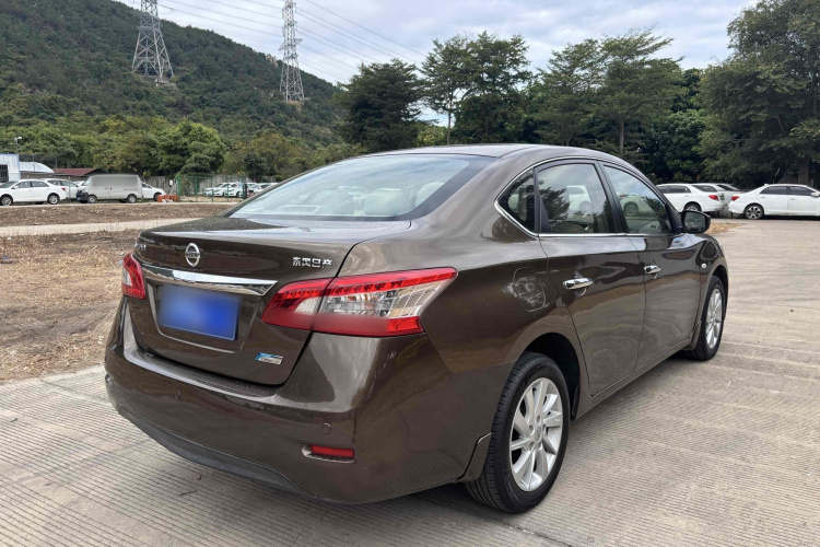 日产 轩逸 2014款 1.6XV CVT尊享版车身外观7