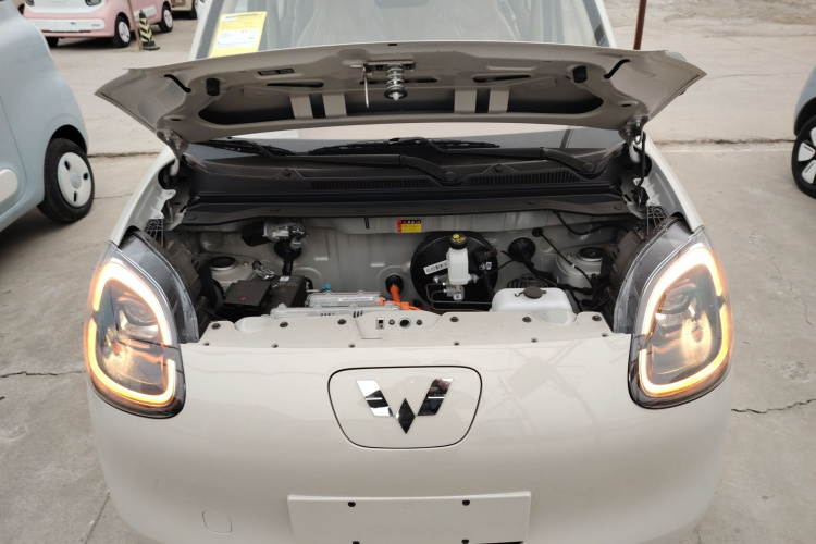 五菱汽车 宏光MINIEV 2025款 四门版 进阶款机舱底盘24