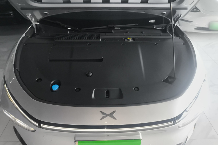 小鹏P7+ 2025款 超长续航 Max 旗舰版机舱底盘24