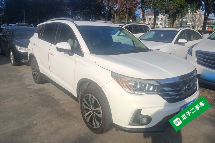 广汽传祺 传祺GS4 2015款 200T G-DCT豪华版车身外观3