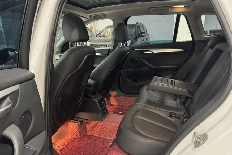 宝马X1 2016款 sDrive18Li 时尚型车身外观6008