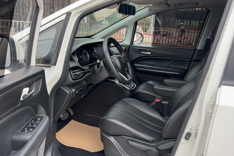 广汽传祺 传祺M6 2021款 270T DCT豪华版（七座）中控内饰7004