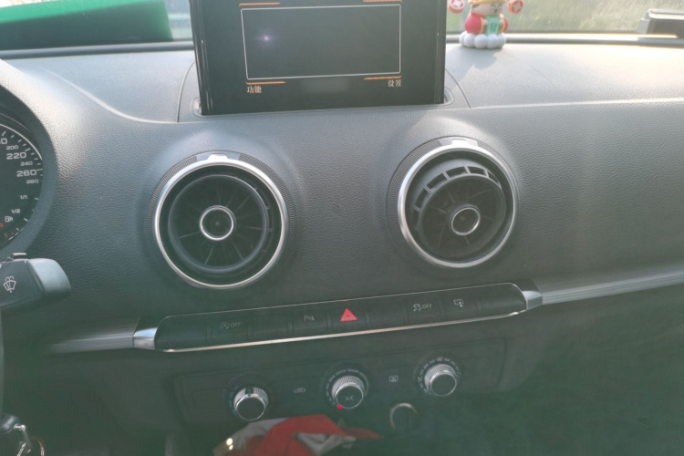 奥迪A3 2016款 Limousine 35 TFSI 领英型局部细节16