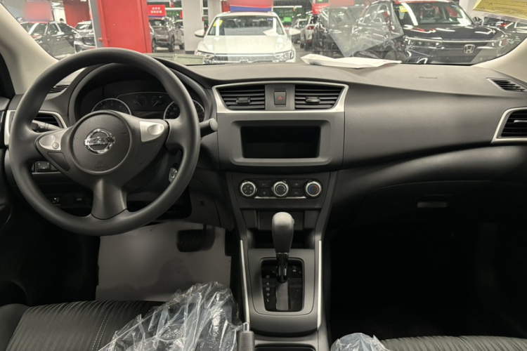 日产 轩逸 2024款 经典 1.6XL CVT豪华版中控内饰7003