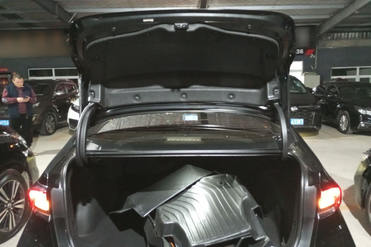 丰田 卡罗拉 2021款 1.2T S-CVT 运动版机舱底盘23