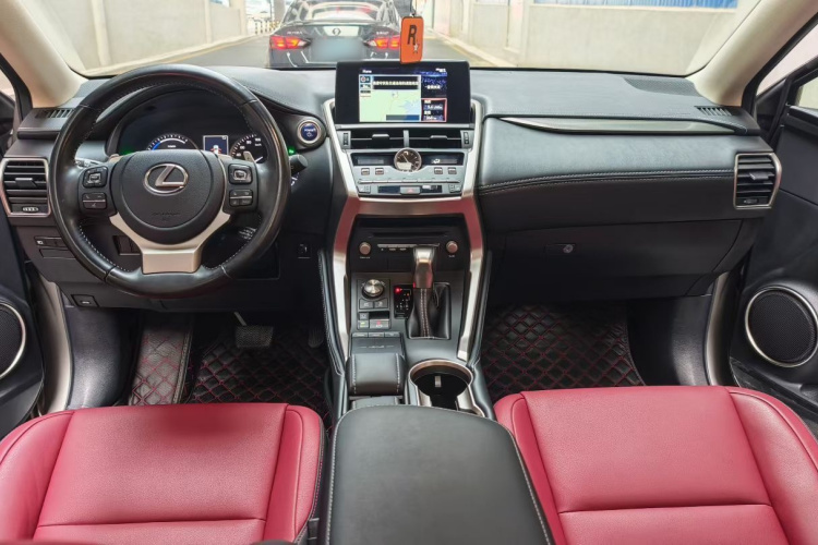 雷克萨斯NX 2020款 300h 前驱 锋尚版 国VI中控内饰7001