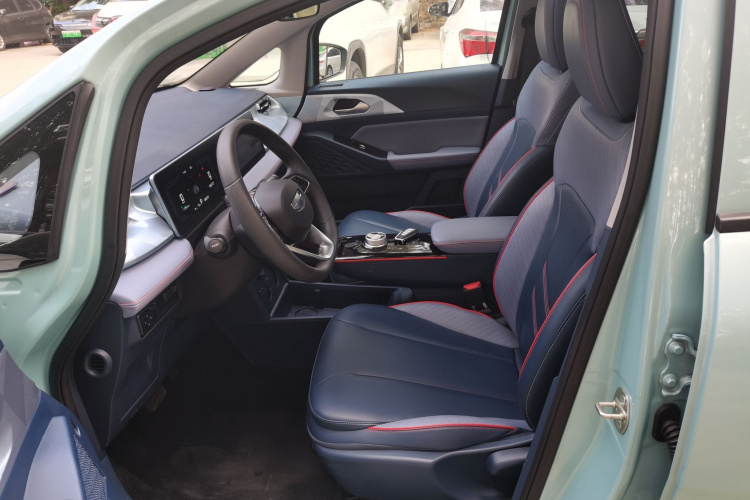 吉利几何E萤火虫 2023款 401KM 玲珑虎 5座中控内饰19