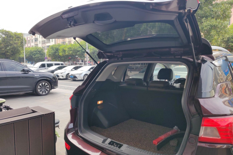 广汽传祺 传祺GS4 2015款 200T G-DCT豪华版机舱底盘23