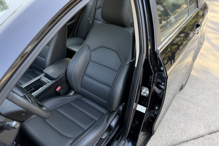 吉利汽车 帝豪 2018款 1.5L CVT向上互联版局部细节19