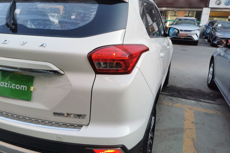 北京汽车 绅宝X35 2016款 1.5L 自动豪华版车身外观9