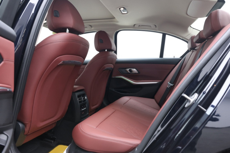 宝马3系 2025款 325i M运动套装中控内饰7004