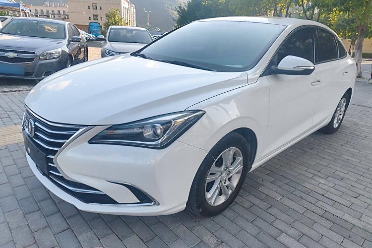 长安 逸动 2019款 高能版 1.6L GDI 自动先锋型 国VI车身外观1