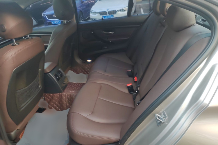 宝马3系 2018款 320Li 时尚型中控内饰21