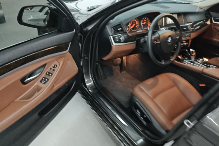 宝马5系 2014款 525Li 领先型中控内饰7002