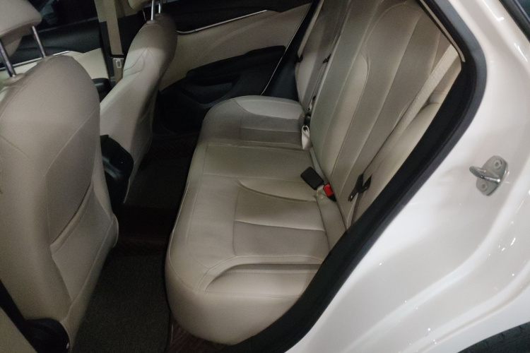 别克 英朗 2019款 15T 双离合互联精英型 国VI中控内饰21